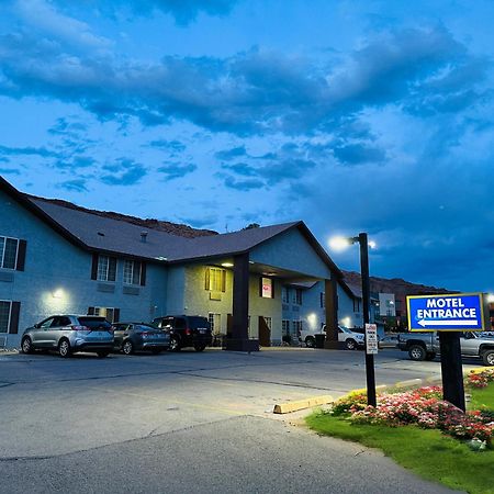 Moab Gateway Inn At Arches Nat'L Park エクステリア 写真